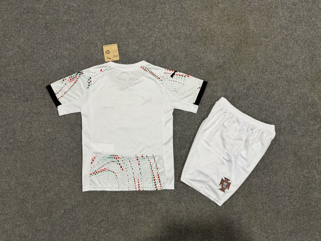 Kit Enfant Portugal Extérieur 2025-2026