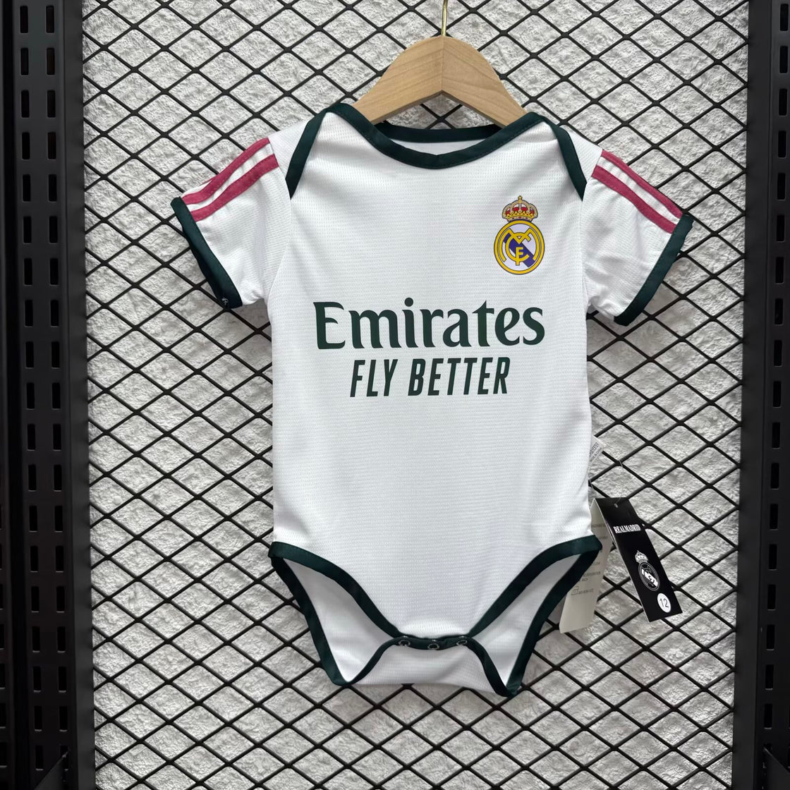 Kit Enfant Real Madrid Domicile 2025-2026