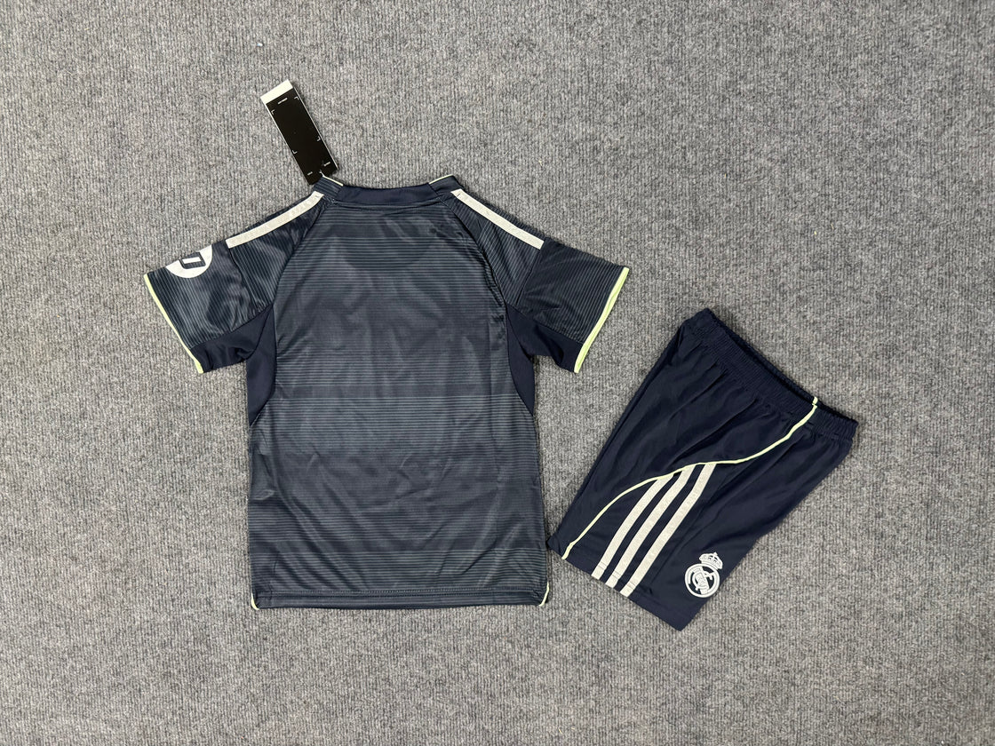 Kit Enfant Real Madrid Extérieur 2025-2026