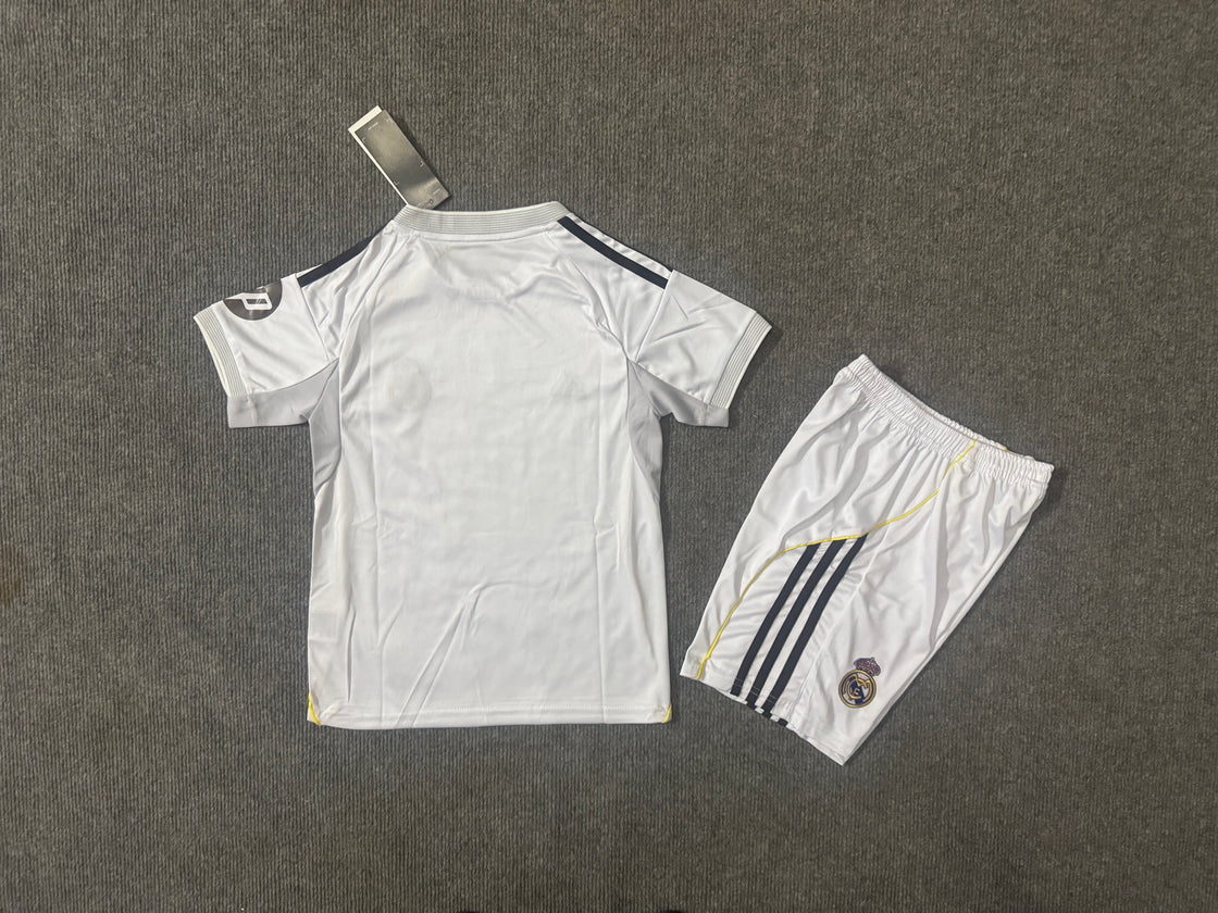 Kit Enfant Real Madrid Domicile 2025-2026