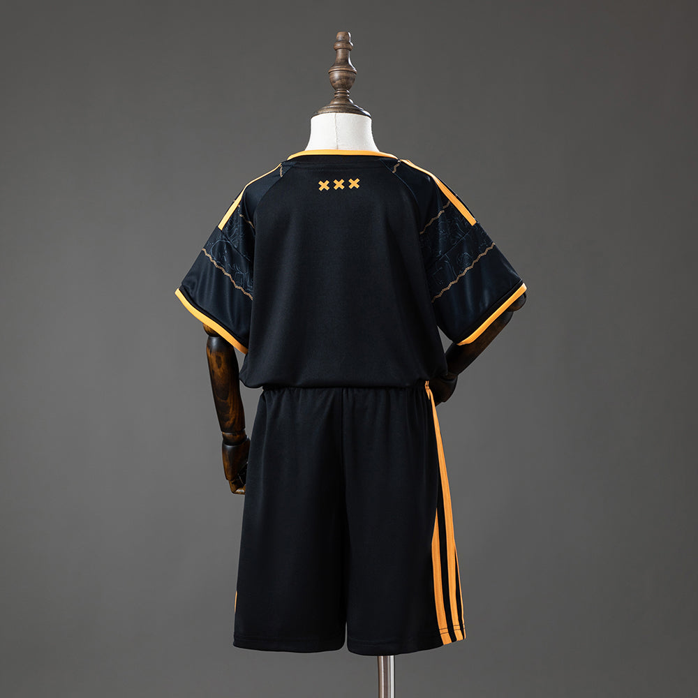Kit Enfant Ajax Extérieur 2026-2027