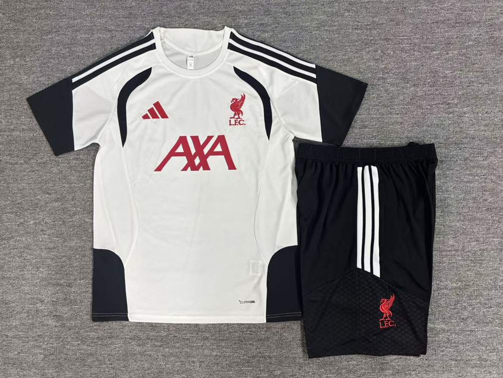 Kit Training Liverpool 2026-2027