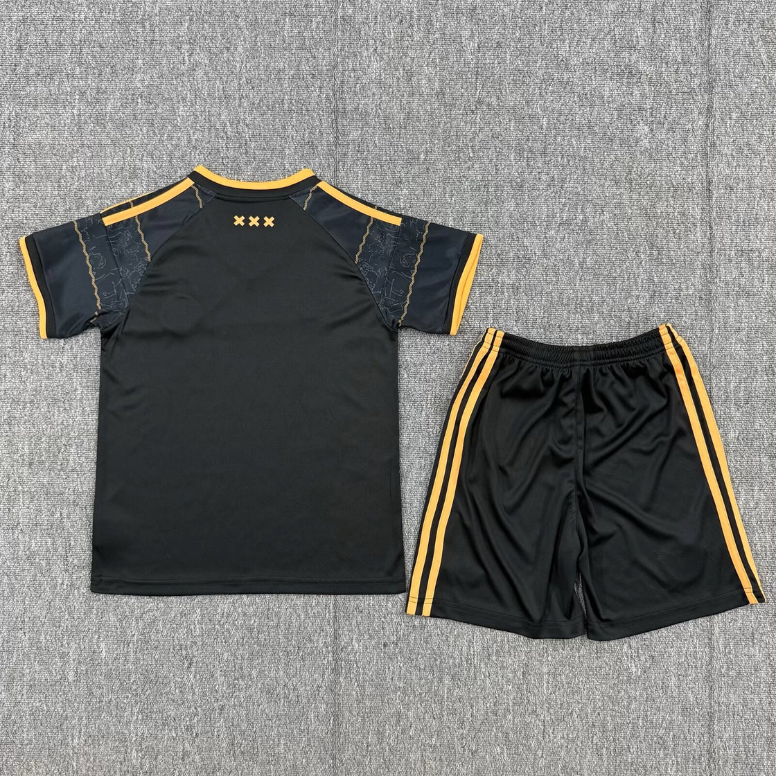 Kit Enfant Ajax Extérieur 2026-2027