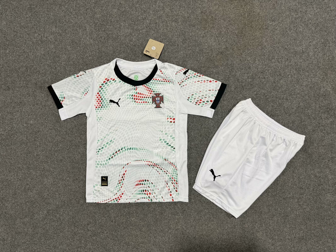 Kit Enfant Portugal Extérieur 2025-2026