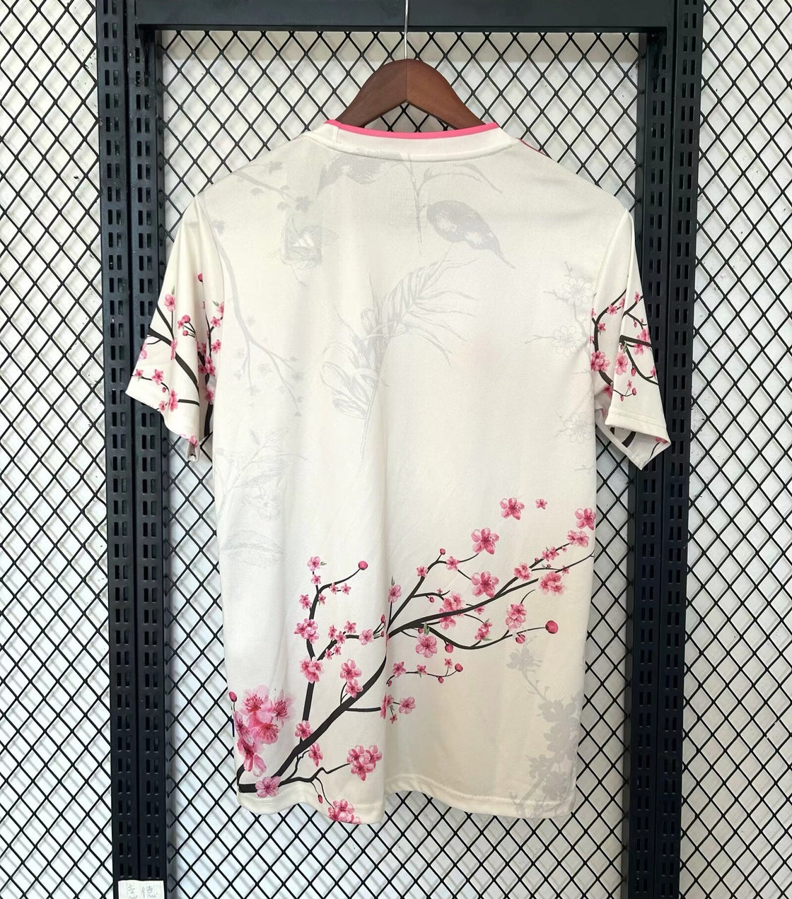 Maillot Japon Édition Spéciale Aigle Rose 2024-2025