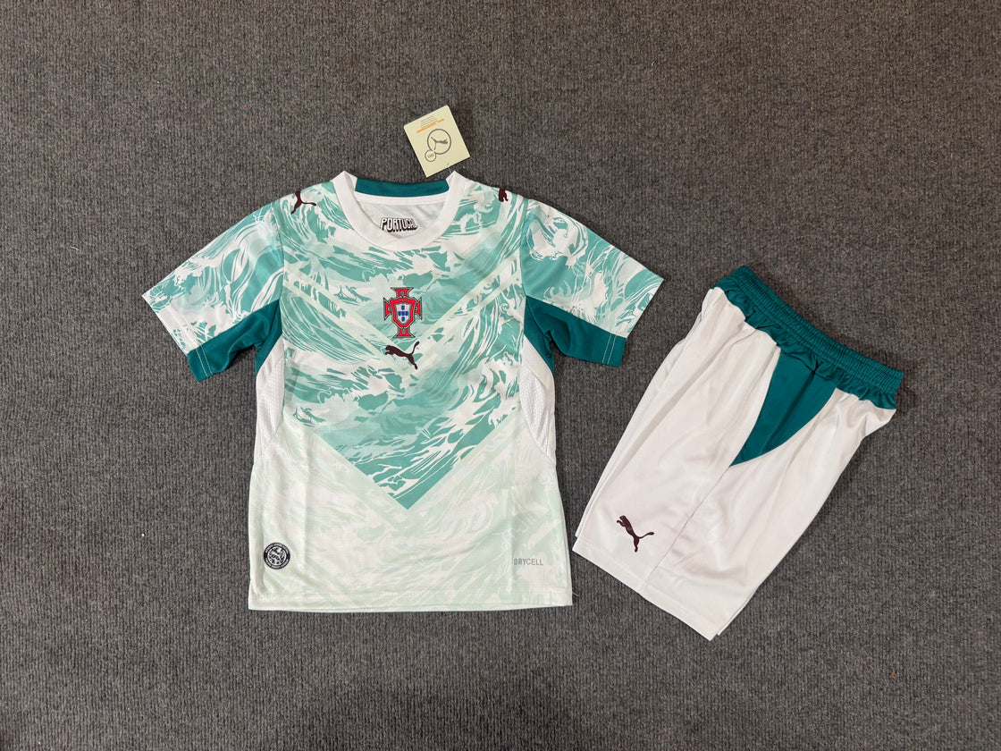 Kit Enfant Portugal Extérieur 2025-2026